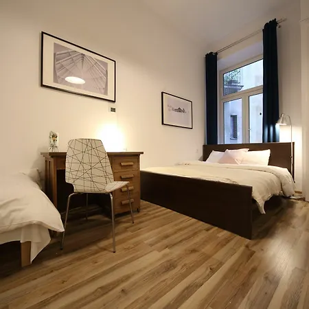 Old Town Friendhouse דירה