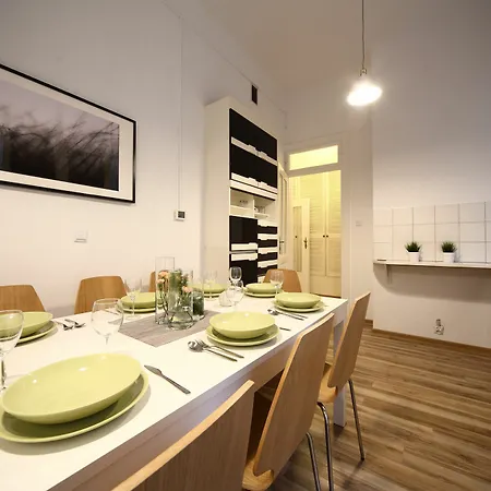 Old Town Friendhouse Апартаменты
