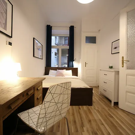 Old Town Friendhouse